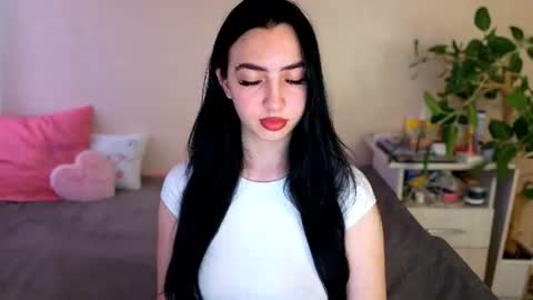 Snapshot of wildkittenx_ chatting on June 27, 2026, 4:06 am Alena online show from June 27, 2026, 4:06 am