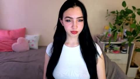 Snapshot of wildkittenx_ chatting on June 30, 2026, 4:13 am Alena online show from June 30, 2026, 4:13 am