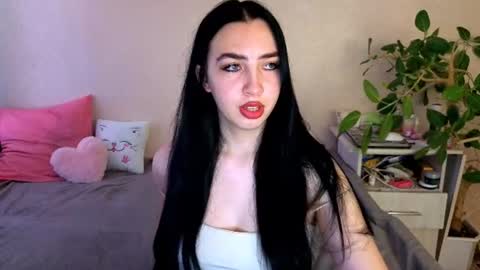 Snapshot of wildkittenx_ chatting on July 1, 2026, 4:03 am Alena online show from July 1, 2026, 4:03 am