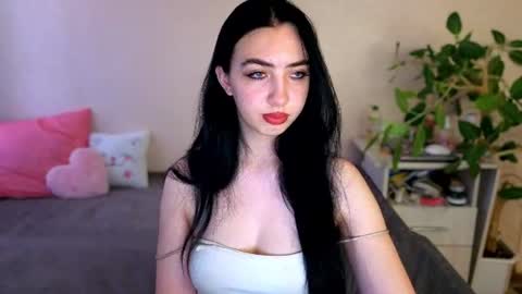 Snapshot of wildkittenx_ chatting on July 2, 2026, 4:07 am Alena online show from July 2, 2026, 4:07 am