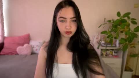 Snapshot of wildkittenx_ chatting on July 19, 2026, 4:38 am Alena online show from July 19, 2026, 4:38 am