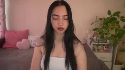 Snapshot of wildkittenx_ chatting on July 22, 2026, 4:15 am Alena online show from July 22, 2026, 4:15 am