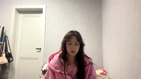 wildpeachh online show from October 17, 2025, 6:21 pm