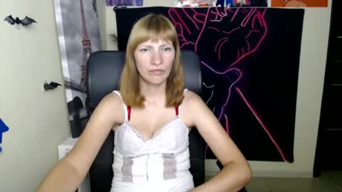 Snapshot of wildsoul8 chatting on July 22, 2026, 6:32 pm Rosalinda online show from July 22, 2026, 6:32 pm