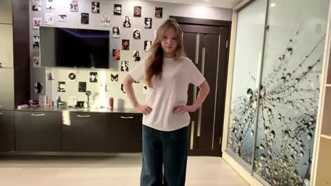 Olivia online show from April 15, 2026, 3:19 pm