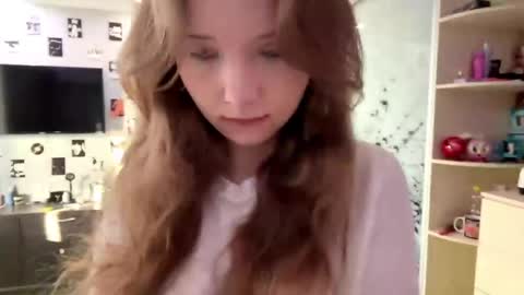 Olivia online show from April 19, 2026, 3:22 pm