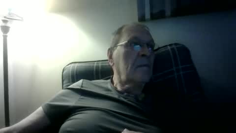 Snapshot of willnedoher chatting on May 19, 2026, 11:05 am Willhedoher online show from May 19, 2026, 11:05 am