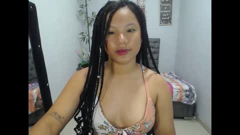 Snapshot of willowsweett chatting on April 7, 2026, 11:21 am WIllow online show from April 7, 2026, 11:21 am