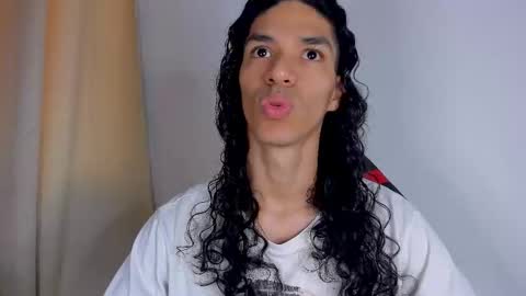 willy_veins online show from February 17, 2025, 1:32 pm