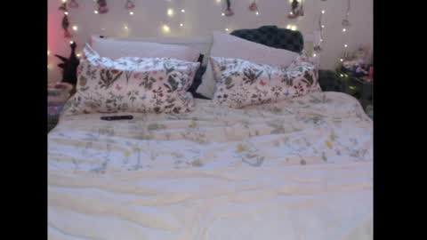 Eevie online show from April 29, 2026, 10:16 pm