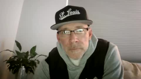 Snapshot of wingnutt765733 chatting on March 3, 2025, 12:26 am wingnutt765733 online show from March 3, 2025, 12:26 am