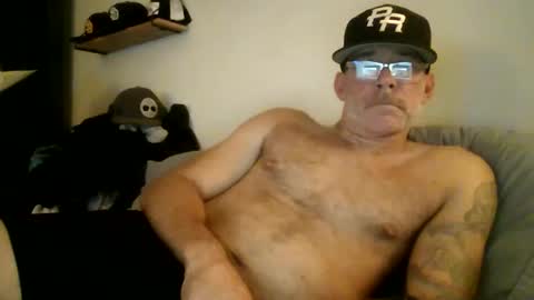 Snapshot of wingnutt765733 chatting on October 17, 2025, 6:05 am wingnutt765733 online show from October 17, 2025, 6:05 am