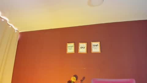 Wini Fer online show from November 25, 2025, 1:22 pm