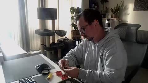 cream36 online show from January 31, 2025, 2:39 pm