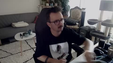 cream36 online show from October 1, 2025, 9:15 am