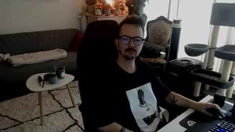 cream36 online show from October 3, 2025, 8:44 am