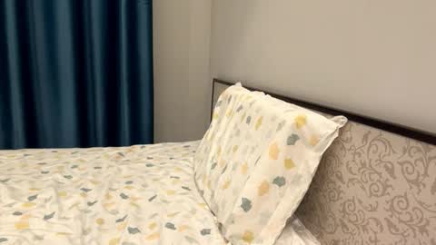 Amina online show from November 27, 2025, 3:14 pm