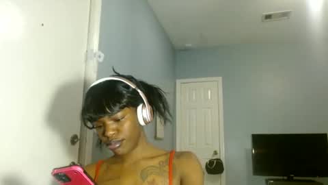 Chanel online show from February 16, 2025, 5:15 am