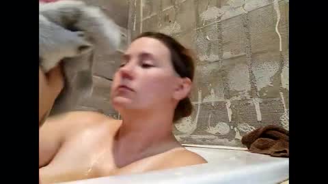 Snapshot of wisteriaqueen chatting on October 8, 2025, 5:43 pm Wisteria online show from October 8, 2025, 5:43 pm