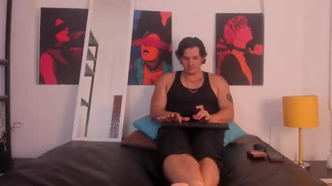 Wiston online show from May 1, 2026, 6:23 pm