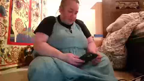 Annie online show from October 15, 2025, 2:01 am