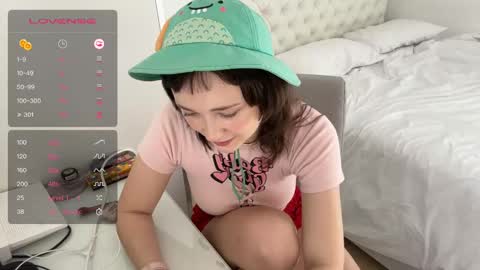 Snapshot of witches_curves chatting on January 18, 2025, 9:02 am Nemo online show from January 18, 2025, 9:02 am