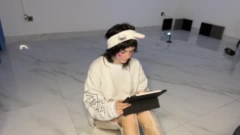 Snapshot of witches_curves chatting on March 6, 2025, 1:57 pm Nemo online show from March 6, 2025, 1:57 pm