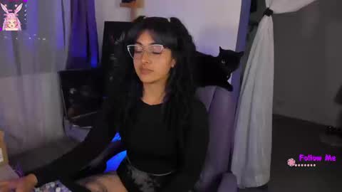     Luna Violeta  A r t i s t  online show from September 13, 2025, 11:37 pm