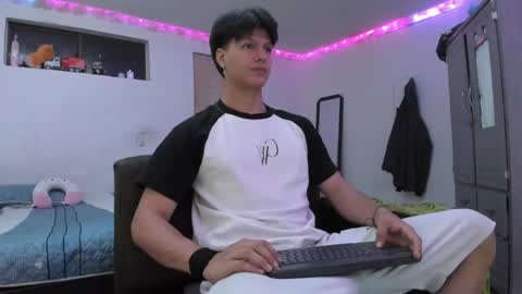 Ken online show from April 14, 2026, 4:40 am