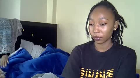 girlie o online show from January 8, 2025, 2:46 am