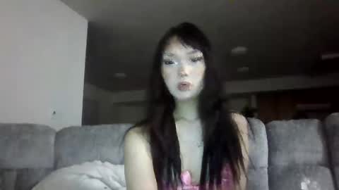 woajuju online show from March 27, 2026, 6:19 am