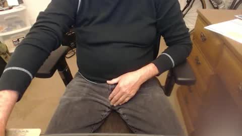 wolfie0717 online show from November 10, 2025, 1:04 am