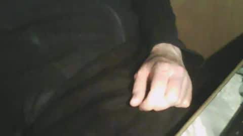 wolfie_2910 online show from April 29, 2026, 4:44 pm