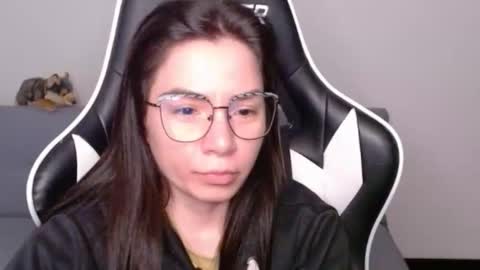 Snapshot of wolfs_daughter chatting on May 30, 2026, 2:19 am Alex online show from May 30, 2026, 2:19 am