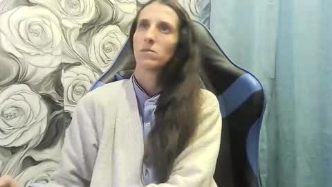 Snapshot of wolfxsnow chatting on December 21, 2025, 7:59 am wolfxsnow online show from December 21, 2025, 7:59 am