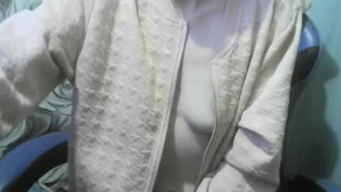 Snapshot of wolfxsnow chatting on May 22, 2026, 7:41 pm wolfxsnow online show from May 22, 2026, 7:41 pm