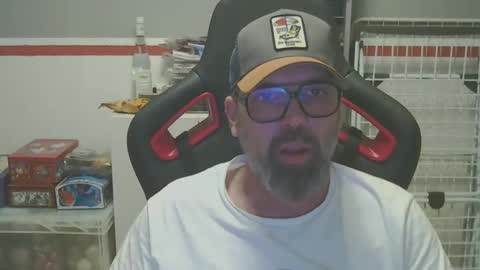 Snapshot of womenizzeer chatting on January 28, 2025, 5:03 pm Adam online show from January 28, 2025, 5:03 pm