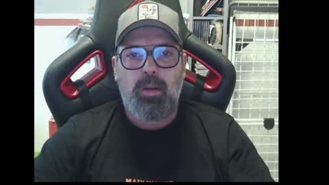 Snapshot of womenizzeer chatting on September 30, 2025, 4:12 pm Adam online show from September 30, 2025, 4:12 pm