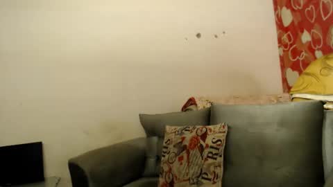 SHENIEL RODRIGUEZ online show from December 17, 2024, 5:07 am