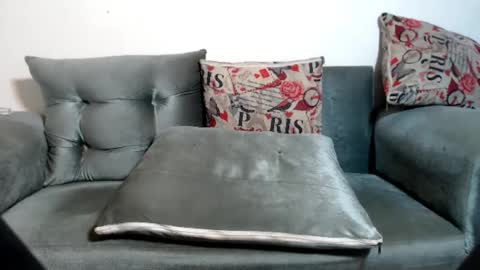 SHENIEL RODRIGUEZ online show from January 29, 2025, 6:22 am