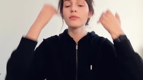 Stia online show from April 6, 2026, 4:46 am