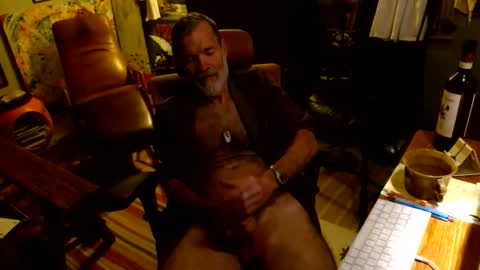 Snapshot of woodchuck185 chatting on May 28, 2026, 3:37 am Chuck online show from May 28, 2026, 3:37 am