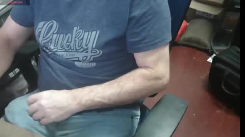 woodworker6473 online show from February 24, 2025, 11:19 pm