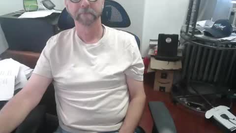 woodworker6473 online show from October 6, 2025, 12:24 pm