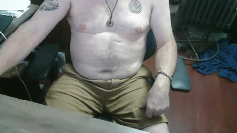 Snapshot of woodworker6473 chatting on July 3, 2026, 12:39 am woodworker6473 online show from July 3, 2026, 12:39 am
