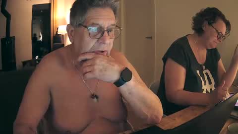 woodwurm and Snoeske online show from March 5, 2025, 5:40 am