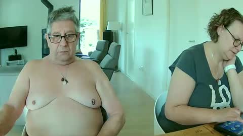 woodwurm and Snoeske online show from March 9, 2025, 10:19 am