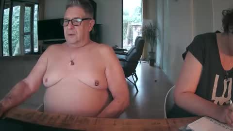 woodwurm and Snoeske online show from March 9, 2026, 6:17 am