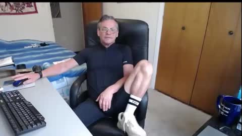 Large one  online show from December 21, 2025, 1:51 pm