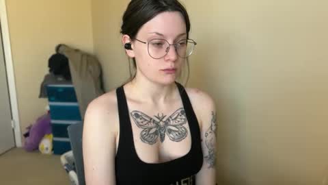 Lucina online show from February 28, 2025, 7:35 pm